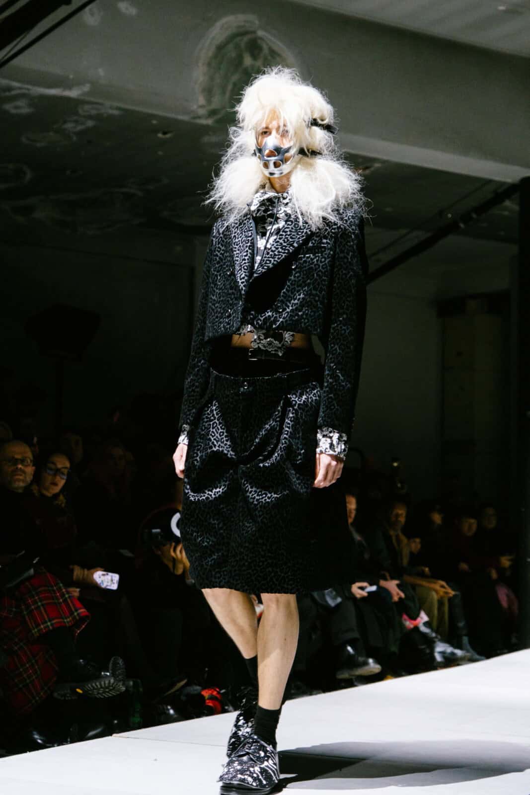 COMME des GARÇONS Homme PLUS 2000AW Comme Des Garçons Homme Plus Went Wide and Flaring For Spring
